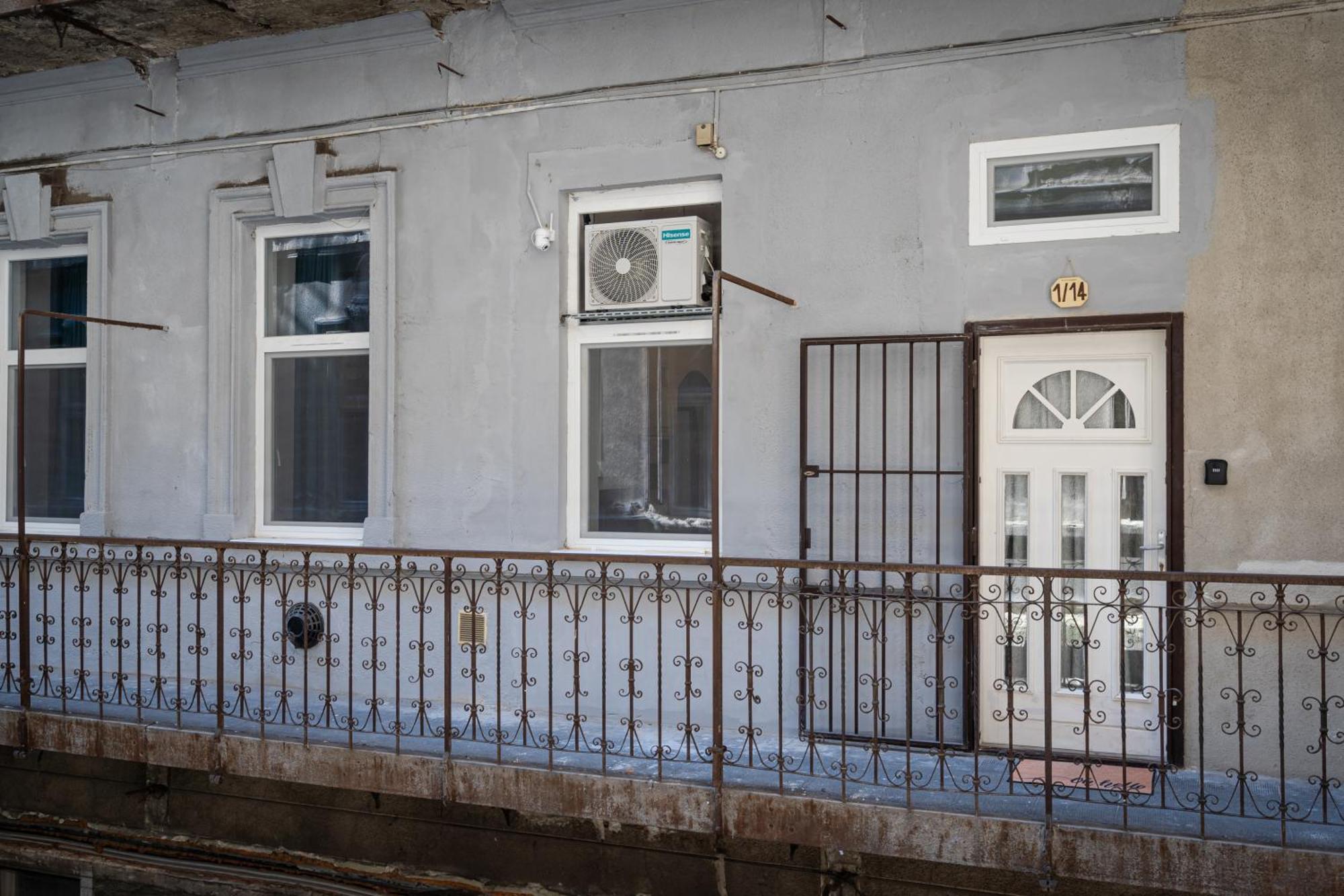 Affordable Heroes' Square Residence Budapest Exterior photo
