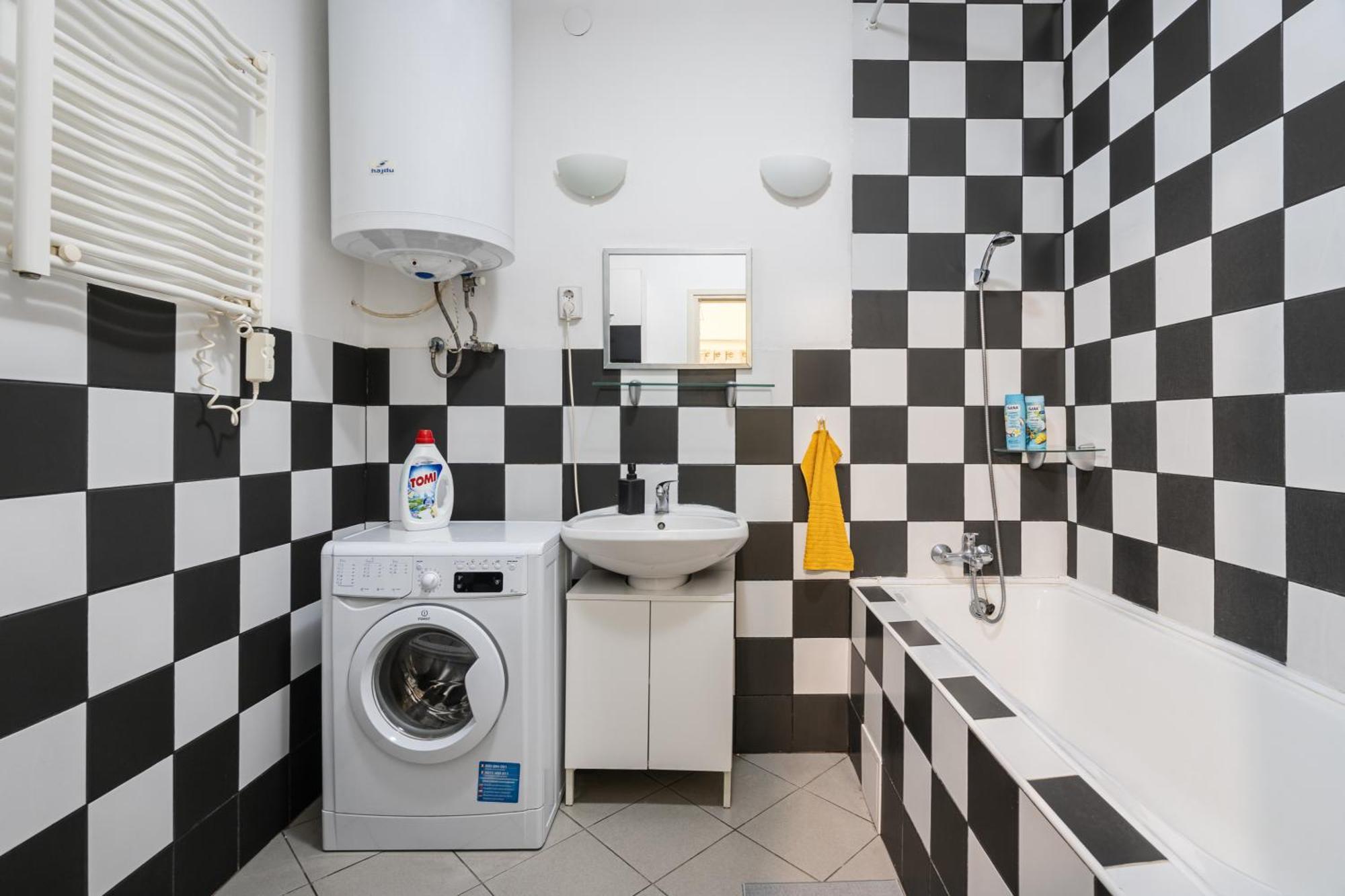 Affordable Heroes' Square Residence Budapest Exterior photo