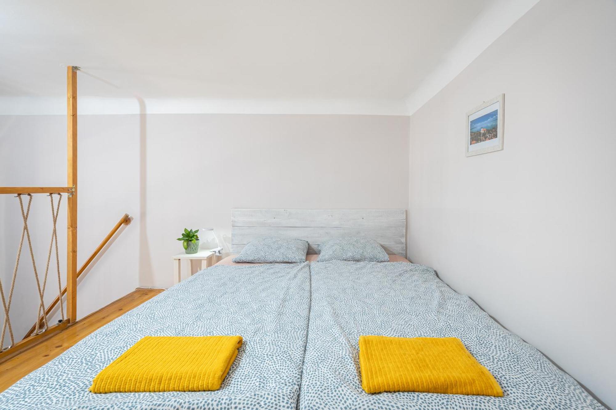 Affordable Heroes' Square Residence Budapest Exterior photo