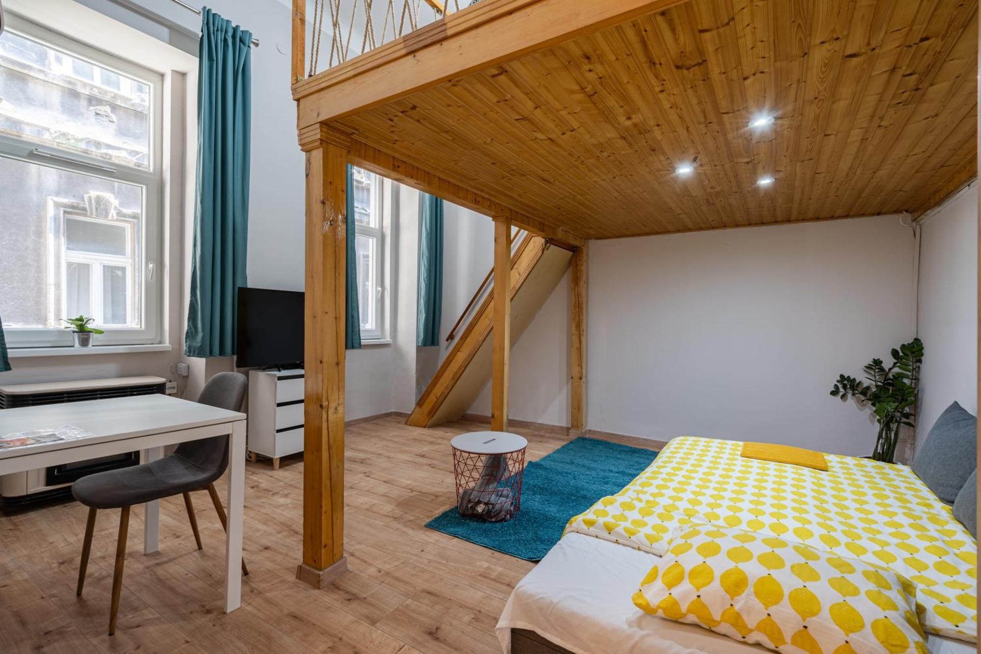 Affordable Heroes' Square Residence Budapest Exterior photo